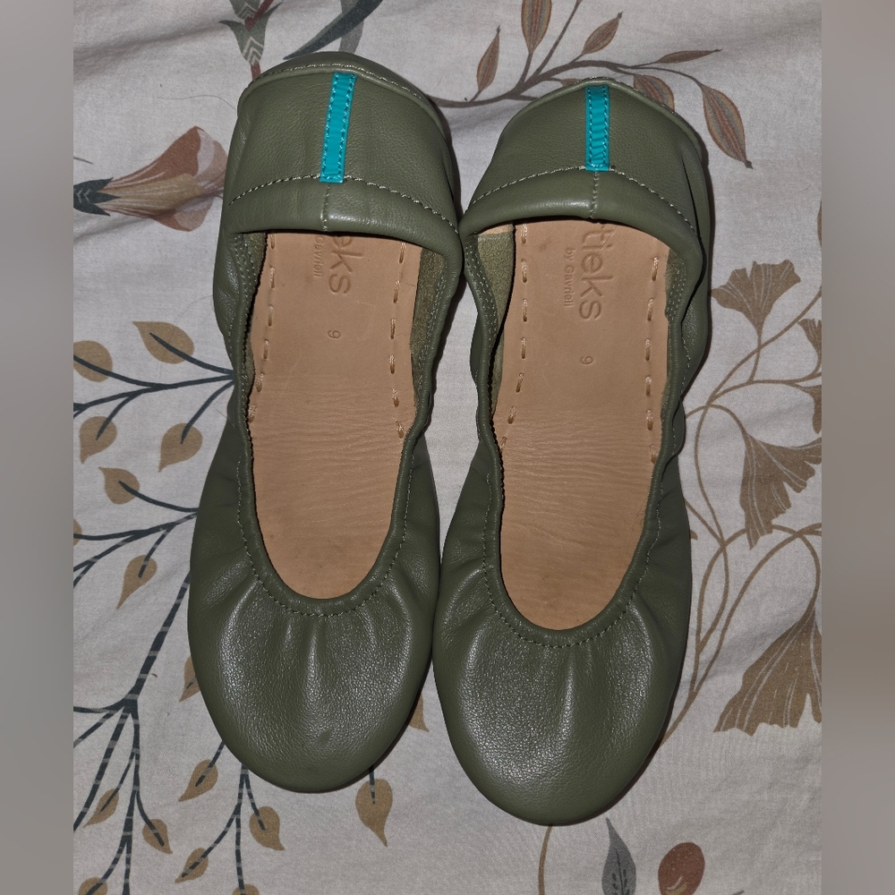 Tieks Olive Leather Ballet Flats with Teal Sole